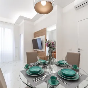  Apartment Downtown Italy