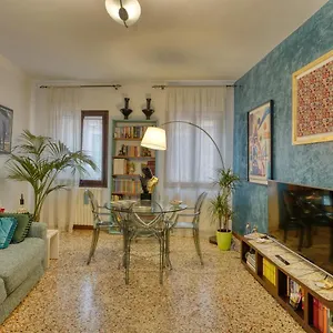  Apartment Biennale Charme Italy